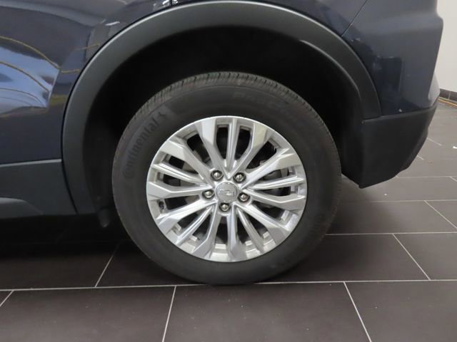 Used 2024 Cadillac XT4 Luxury w/ Cold Weather Package FWD image 16