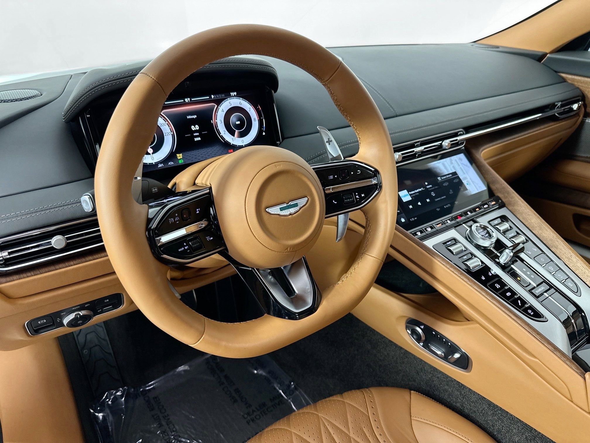 Used 2024 Aston Martin DB12 Coupe image 3