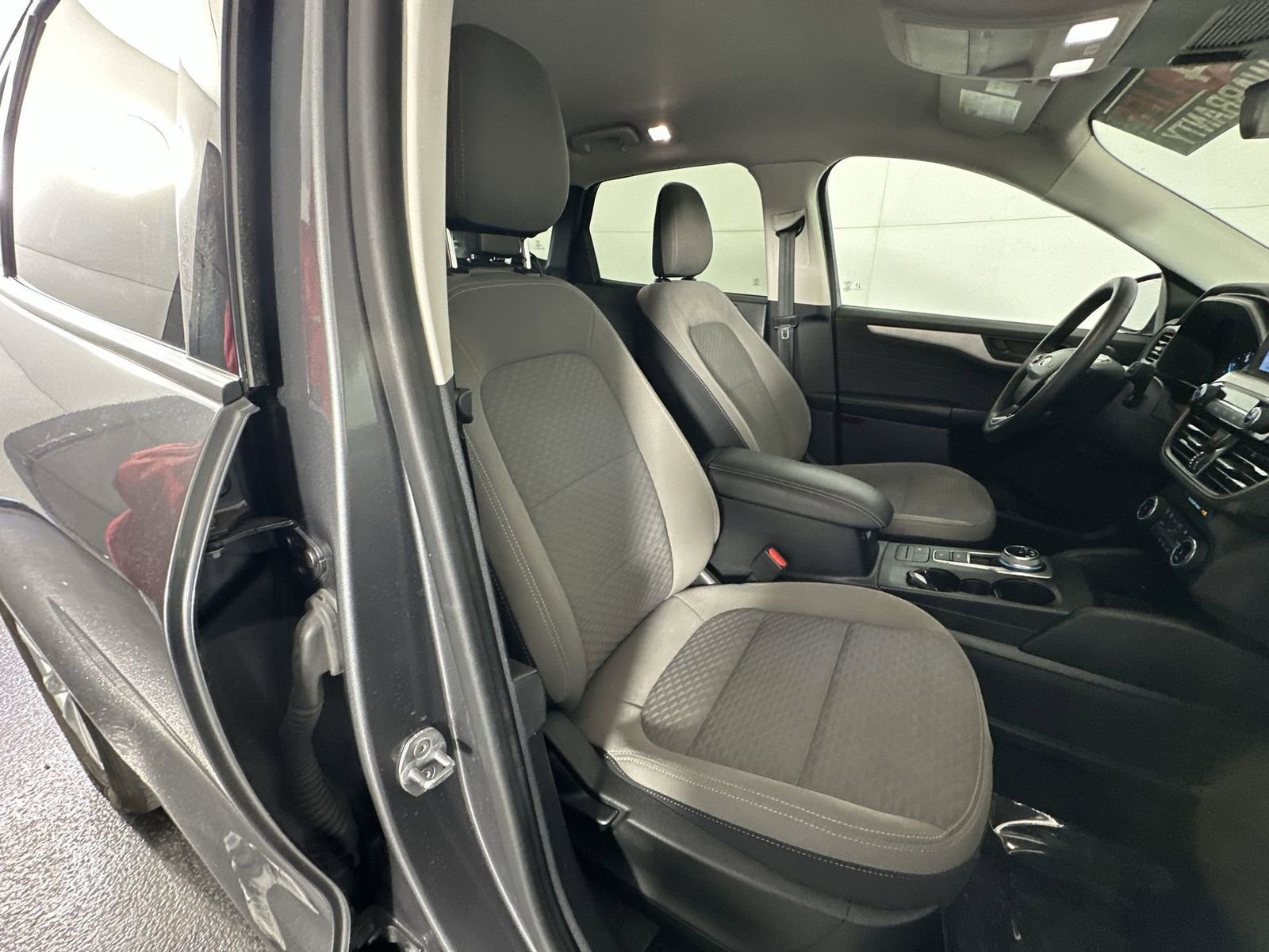 Used 2022 Ford Escape SE w/ Cold Weather Package image 26