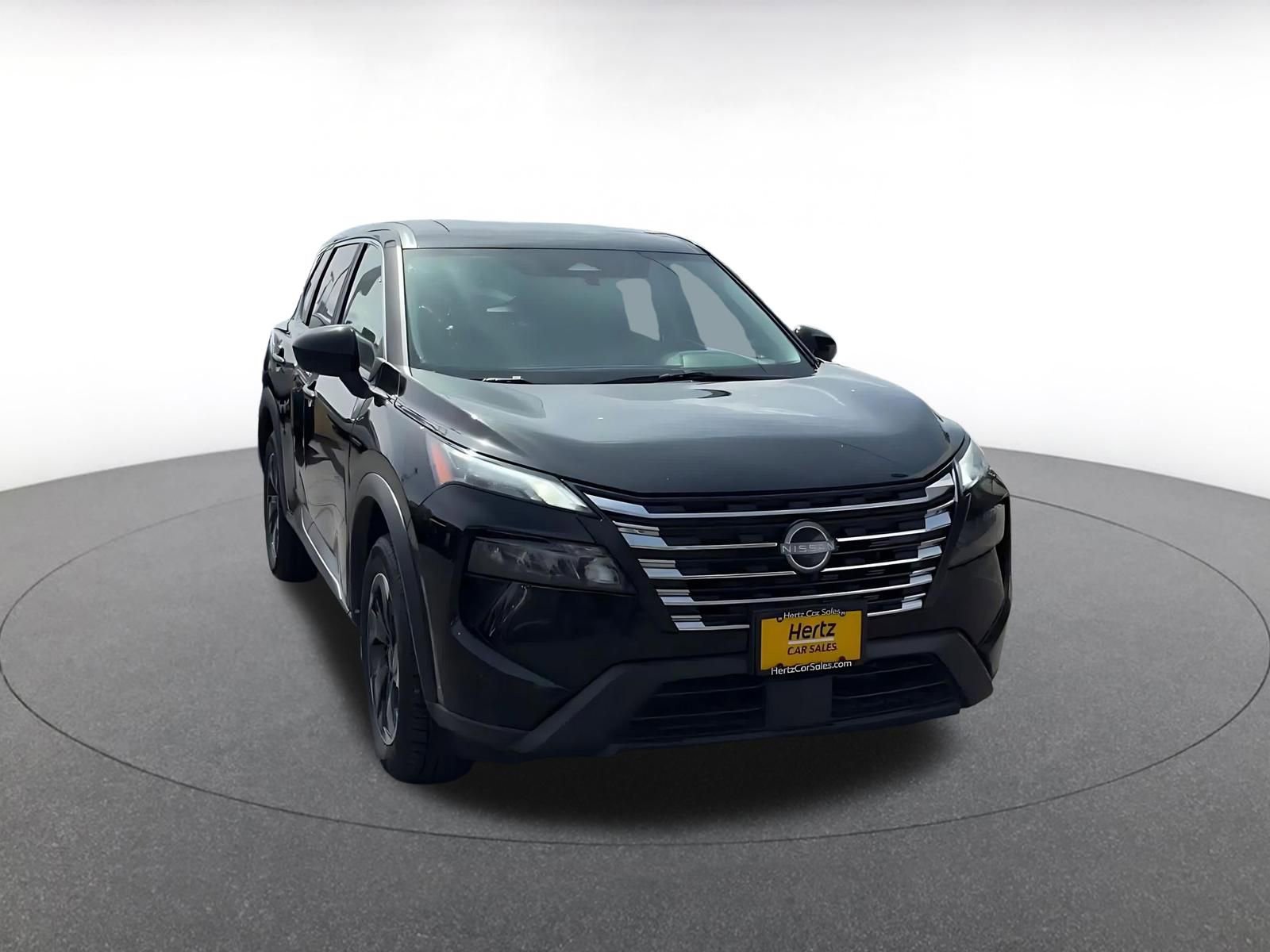 Used 2025 Nissan Rogue SV image 3