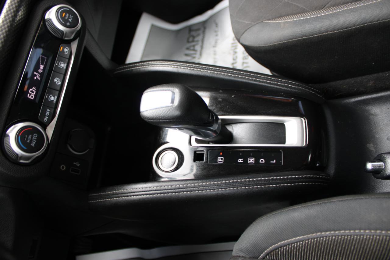 Used 2019 Nissan Kicks SV FWD image 36
