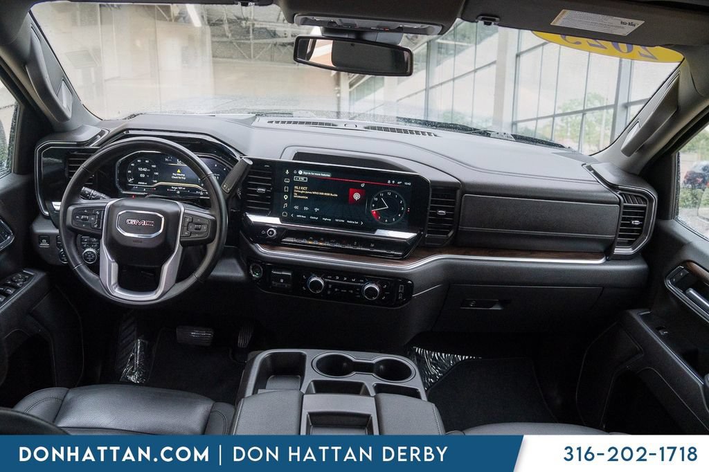 Used 2025 GMC Sierra 1500 SLT AWD/4WD image 4