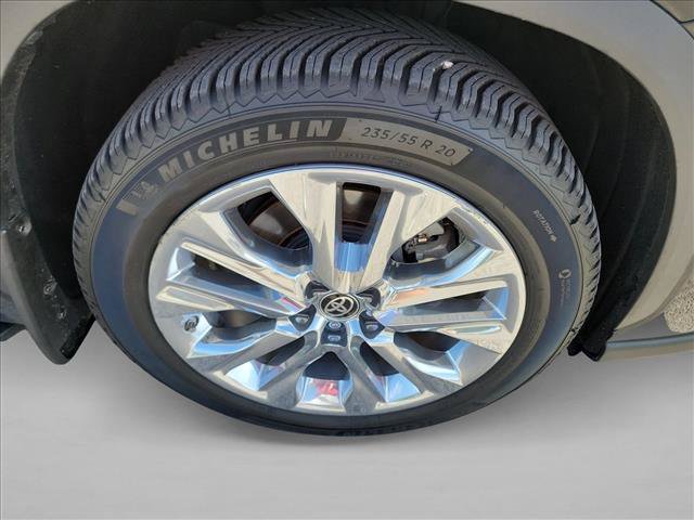 Used 2020 Toyota Highlander Limited FWD image 10