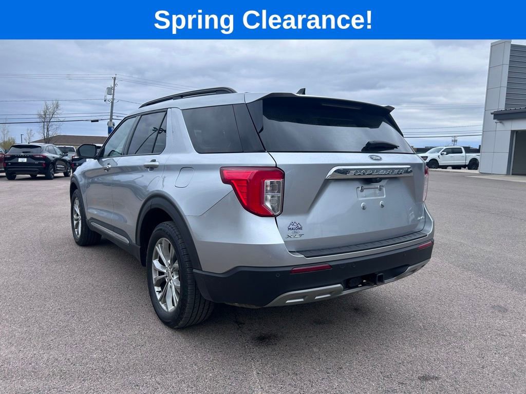 Used 2023 Ford Explorer XLT w/ Equipment Group 202A AWD/4WD image 4