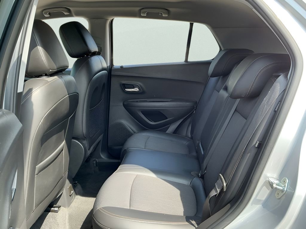 Used 2019 Chevrolet Trax LT w/ LT Convenience Package image 25