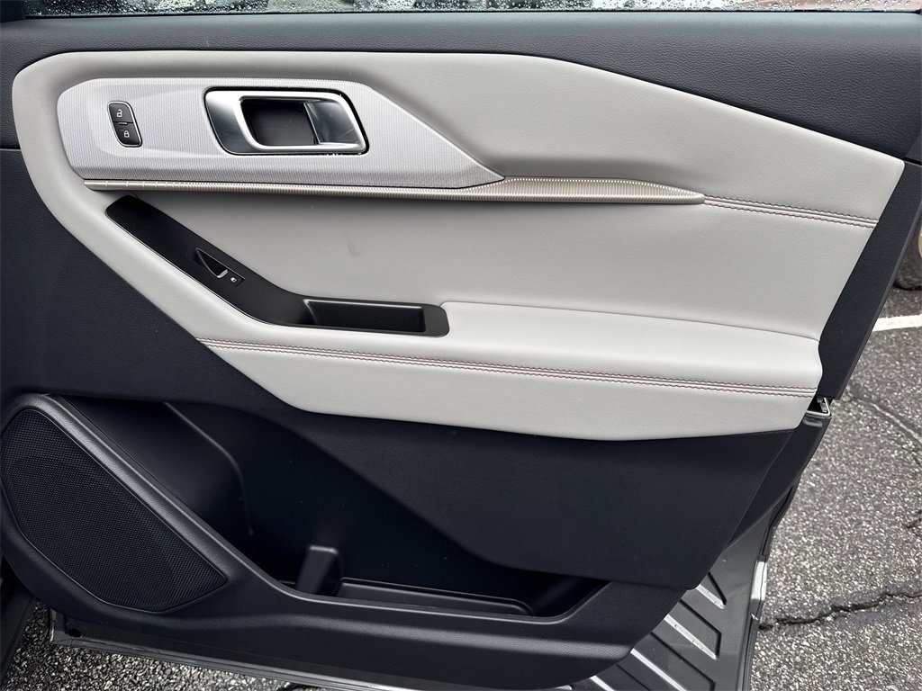 New 2026 Ford Explorer Active w/ Active Comfort Package image 14