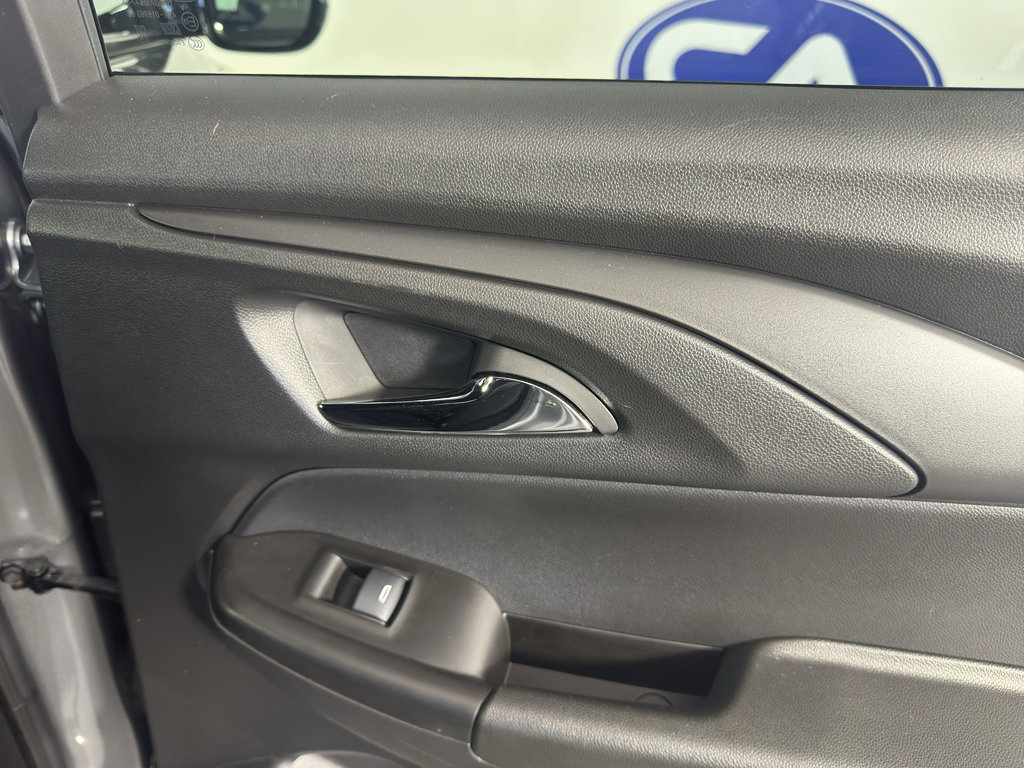 Used 2023 Chevrolet TrailBlazer RS w/ Convenience Package image 37