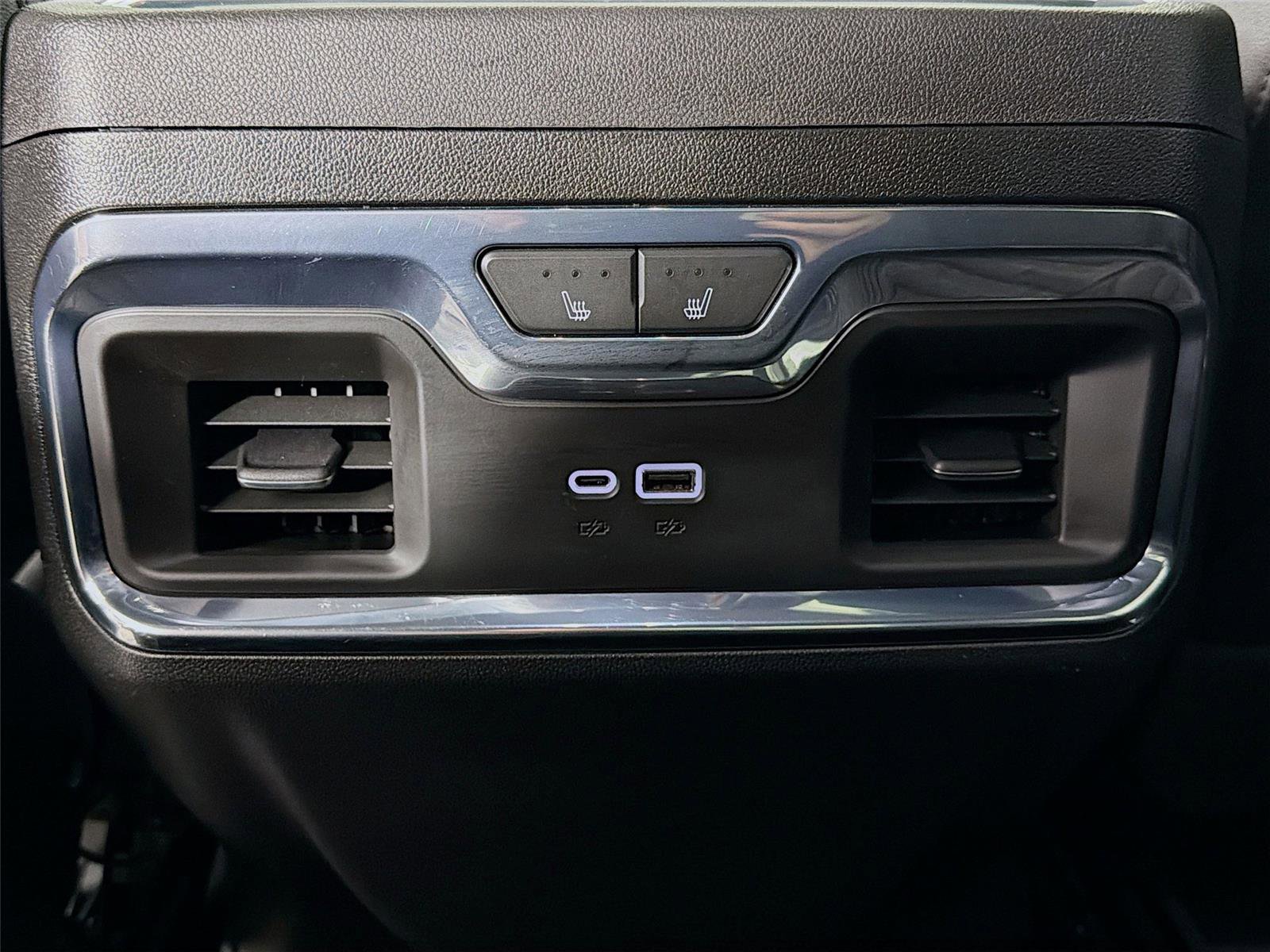 Used 2024 Chevrolet Silverado 3500 LTZ image 25