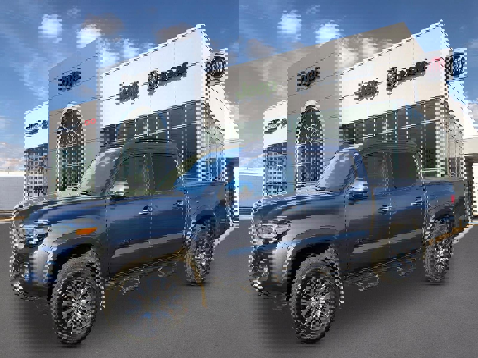 Used 2021 Toyota Tacoma Limited w/ Blackout Package (TMS) image 4