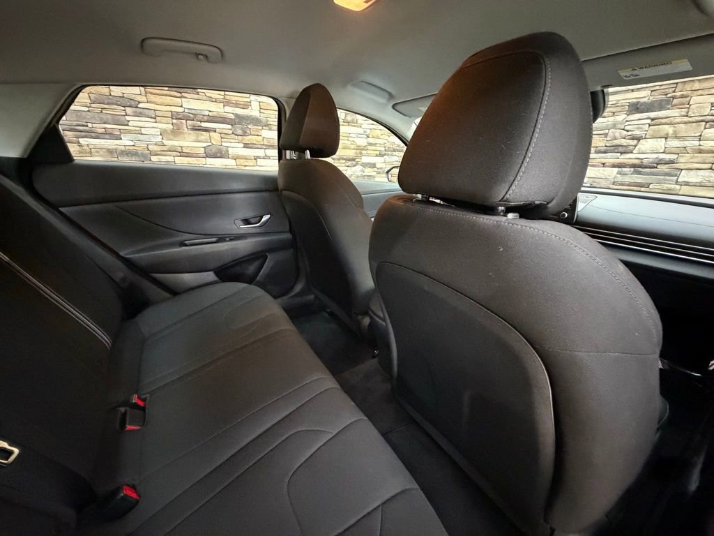 Used 2023 Hyundai Elantra SEL w/ Preferred Accessory Package image 27