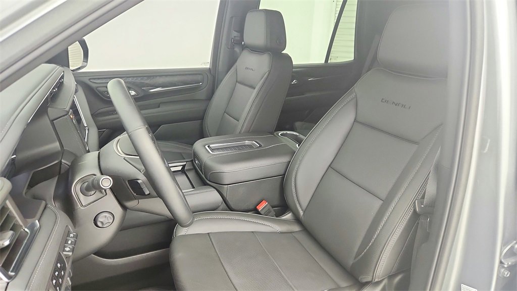 Used 2024 GMC Yukon Denali w/ Max Trailering Package image 15