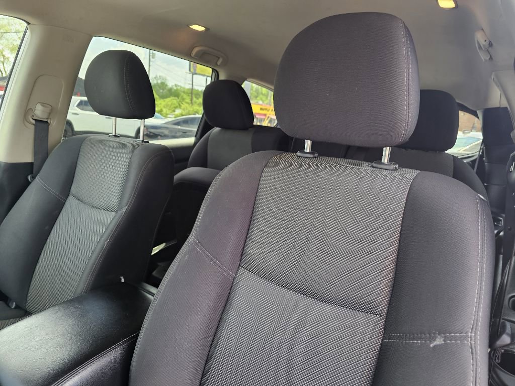 Used 2020 Nissan Pathfinder SV AWD/4WD image 17