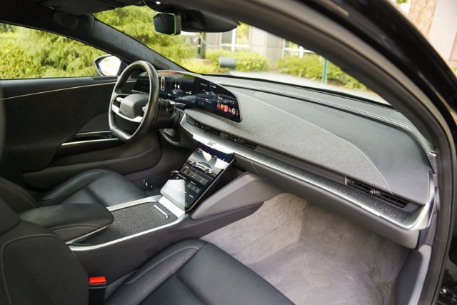 Used 2024 Lucid Air Pure RWD image 21