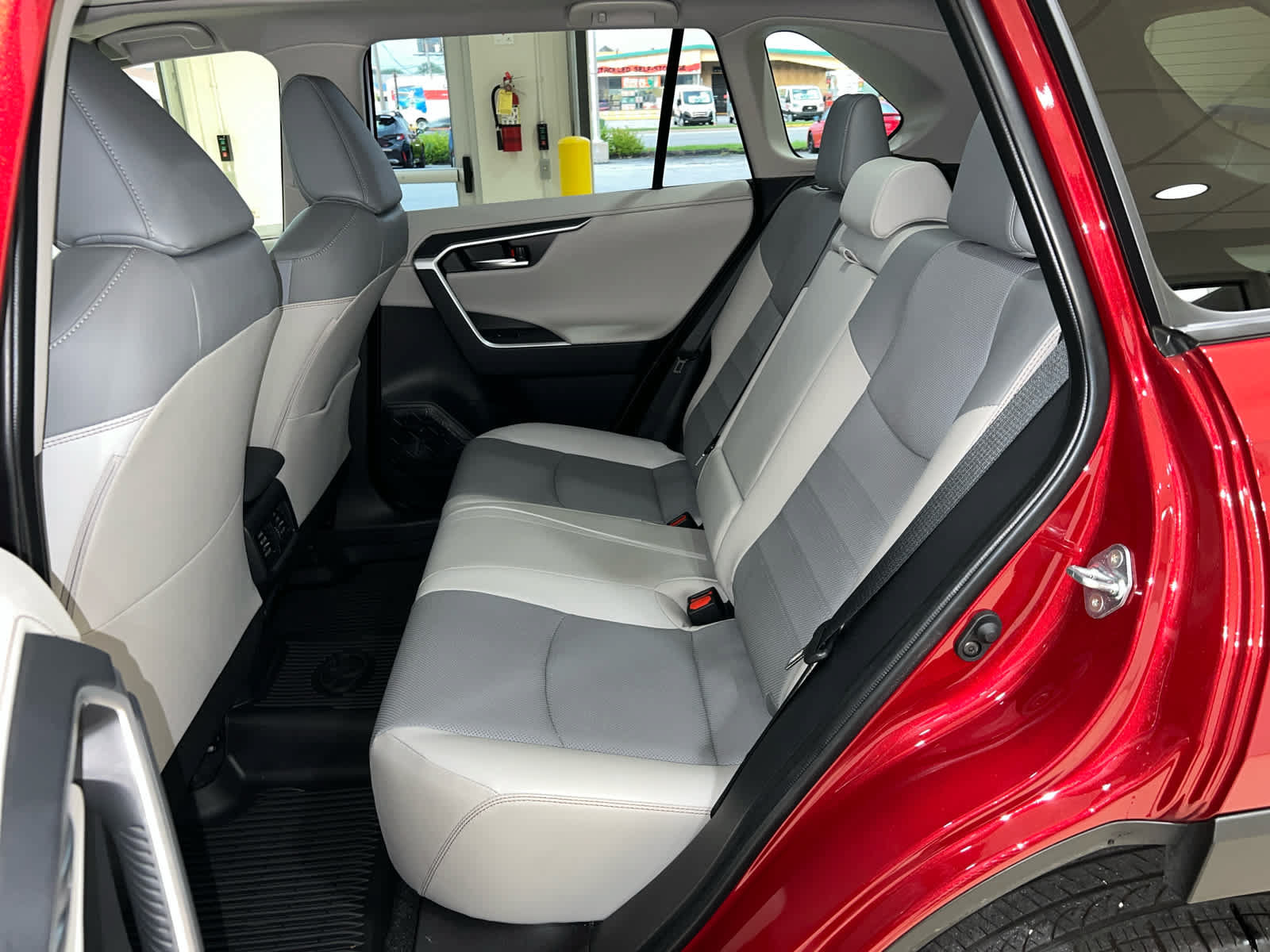 Used 2025 Toyota RAV4 Limited w/ Advanced Technology Package AWD/4WD image 14