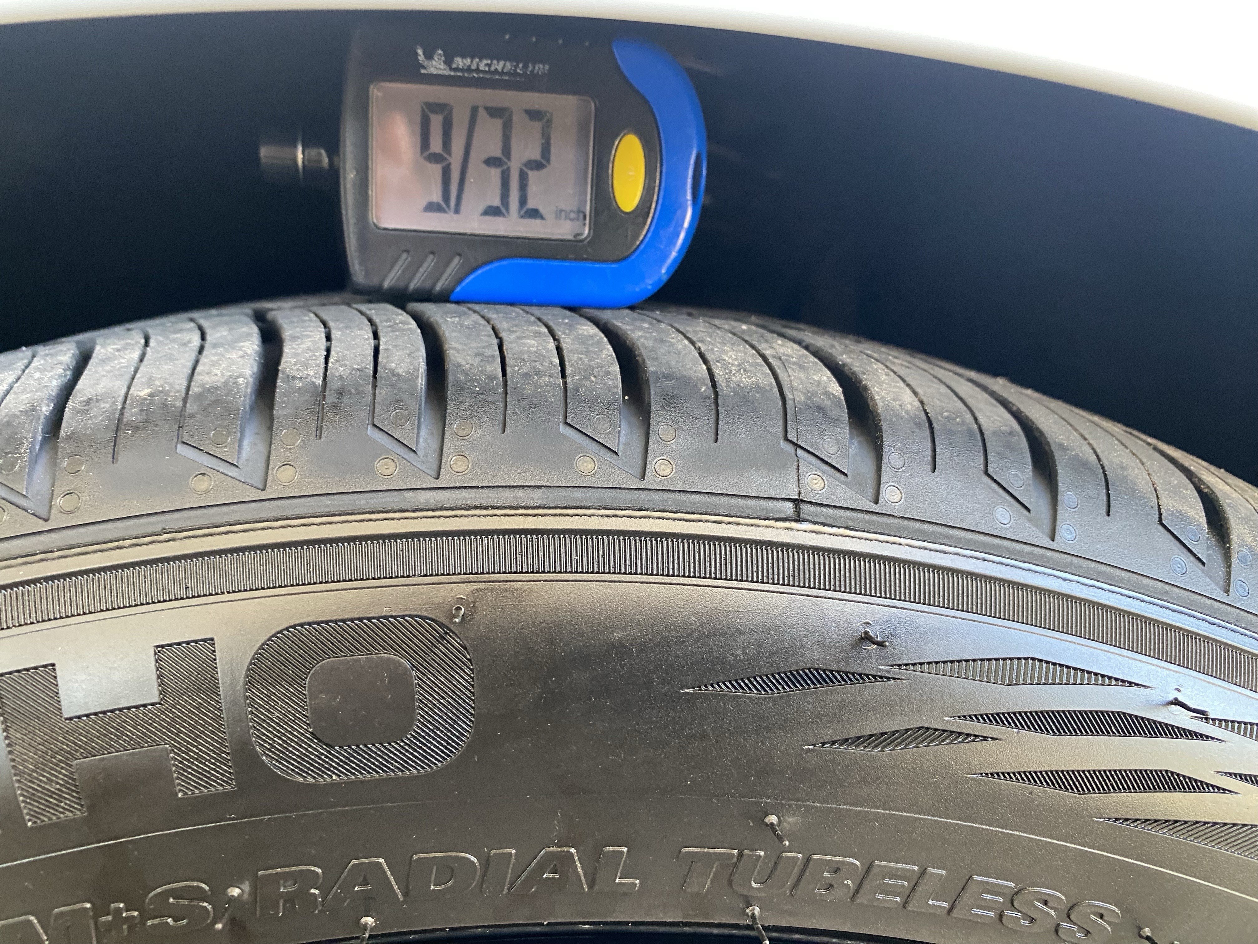 Certified 2022 Volkswagen GTI SE FWD image 20