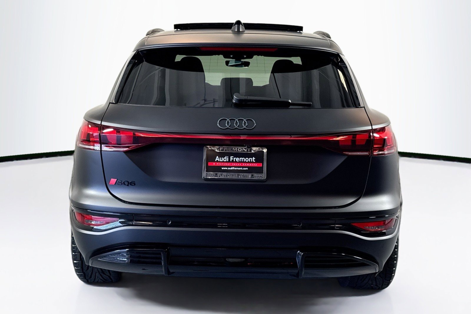 Used 2025 Audi SQ6 e-tron Prestige AWD/4WD image 6