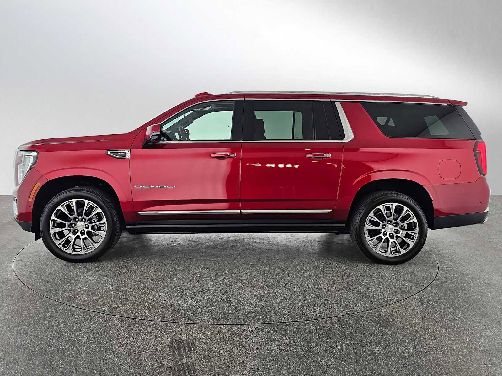 New 2025 GMC Yukon XL Denali w/ Sun & Power Step Package image 6