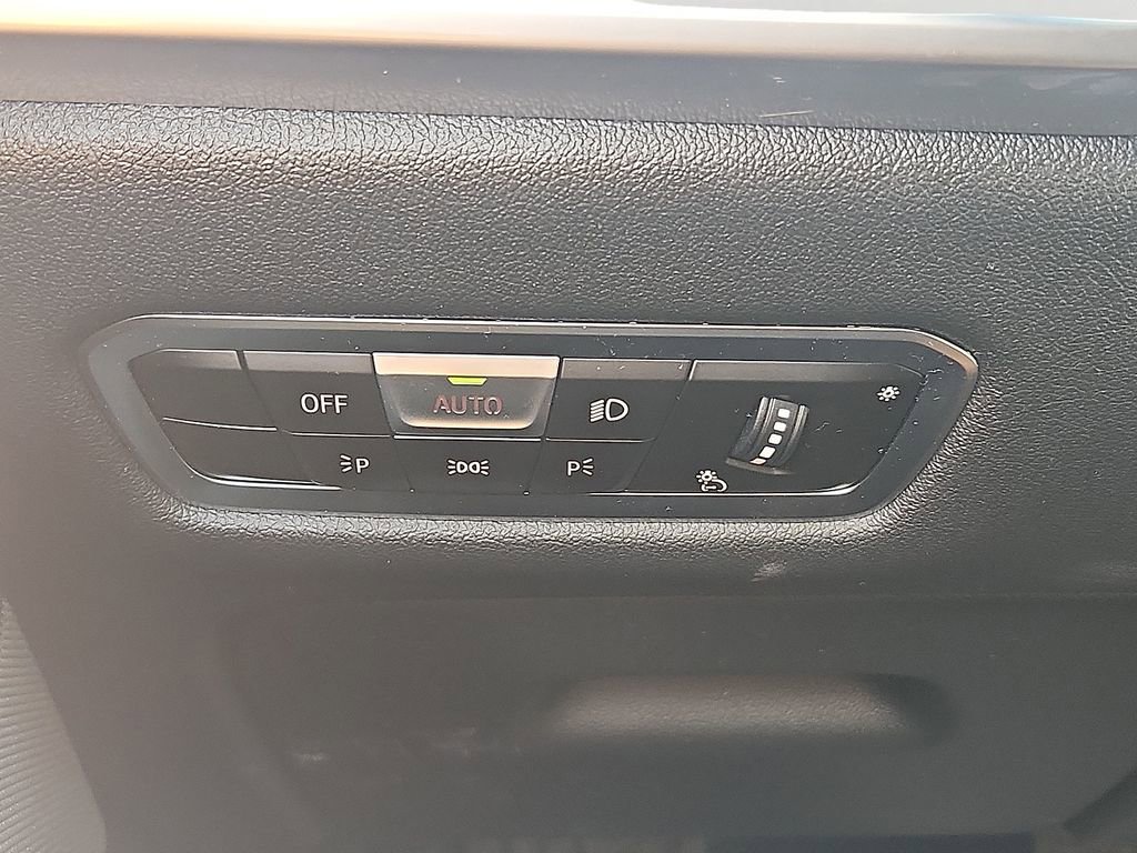 Used 2023 BMW X7 xDrive40i w/ Executive Package image 25