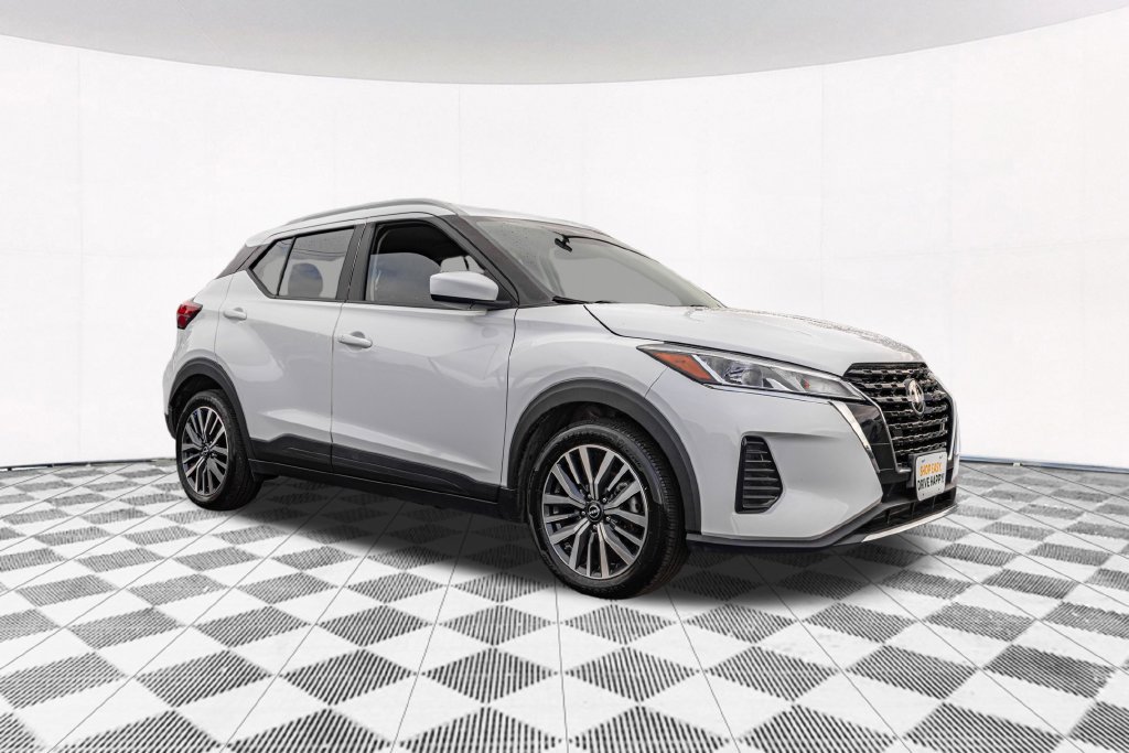 Used 2022 Nissan Kicks SV FWD image 12