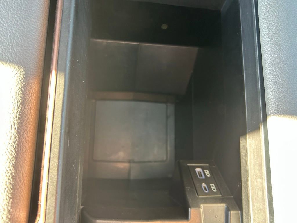 Used 2024 Toyota Sienna XLE image 40