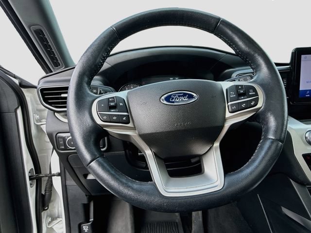 Certified 2022 Ford Explorer XLT w/ Equipment Group 202A AWD/4WD image 17