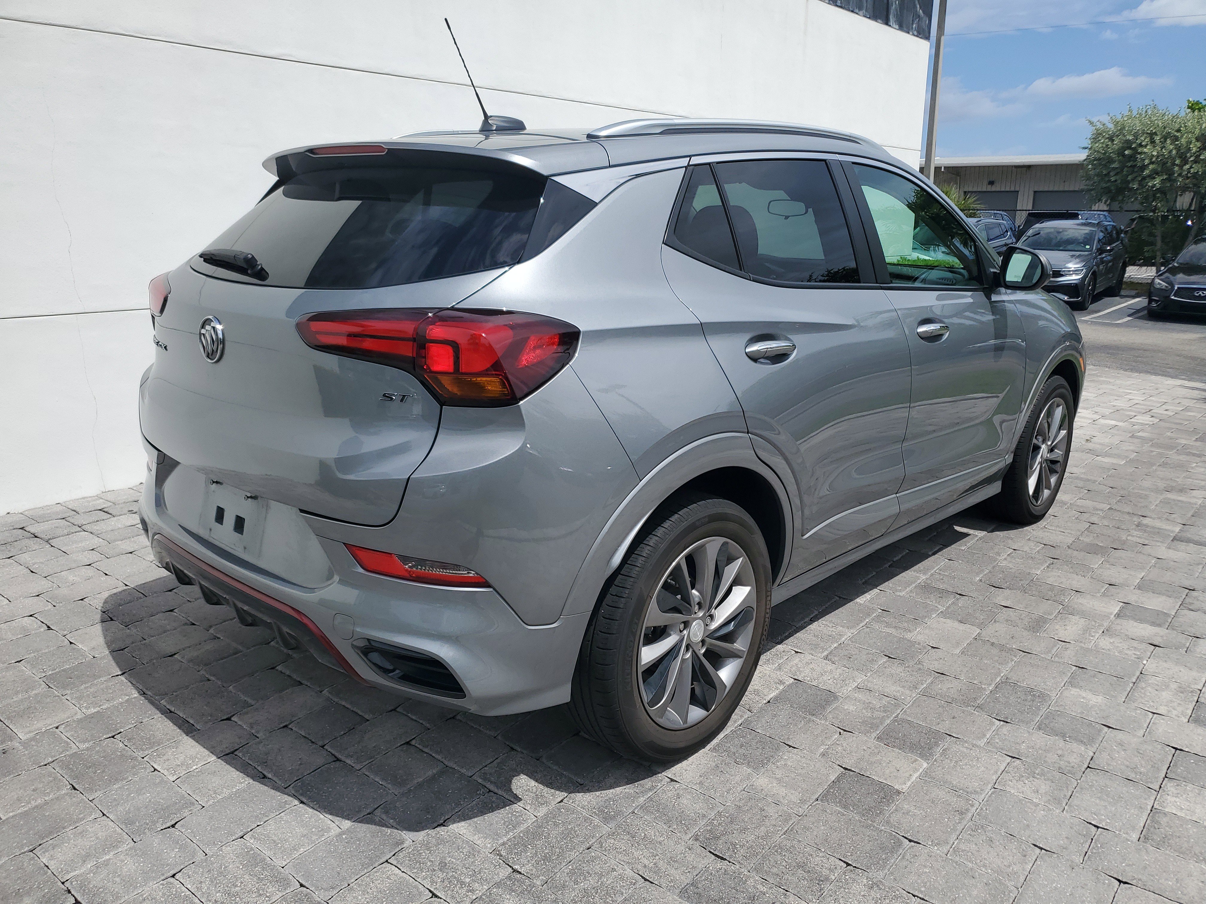 Used 2023 Buick Encore GX Select w/ Sport Touring Package FWD image 6