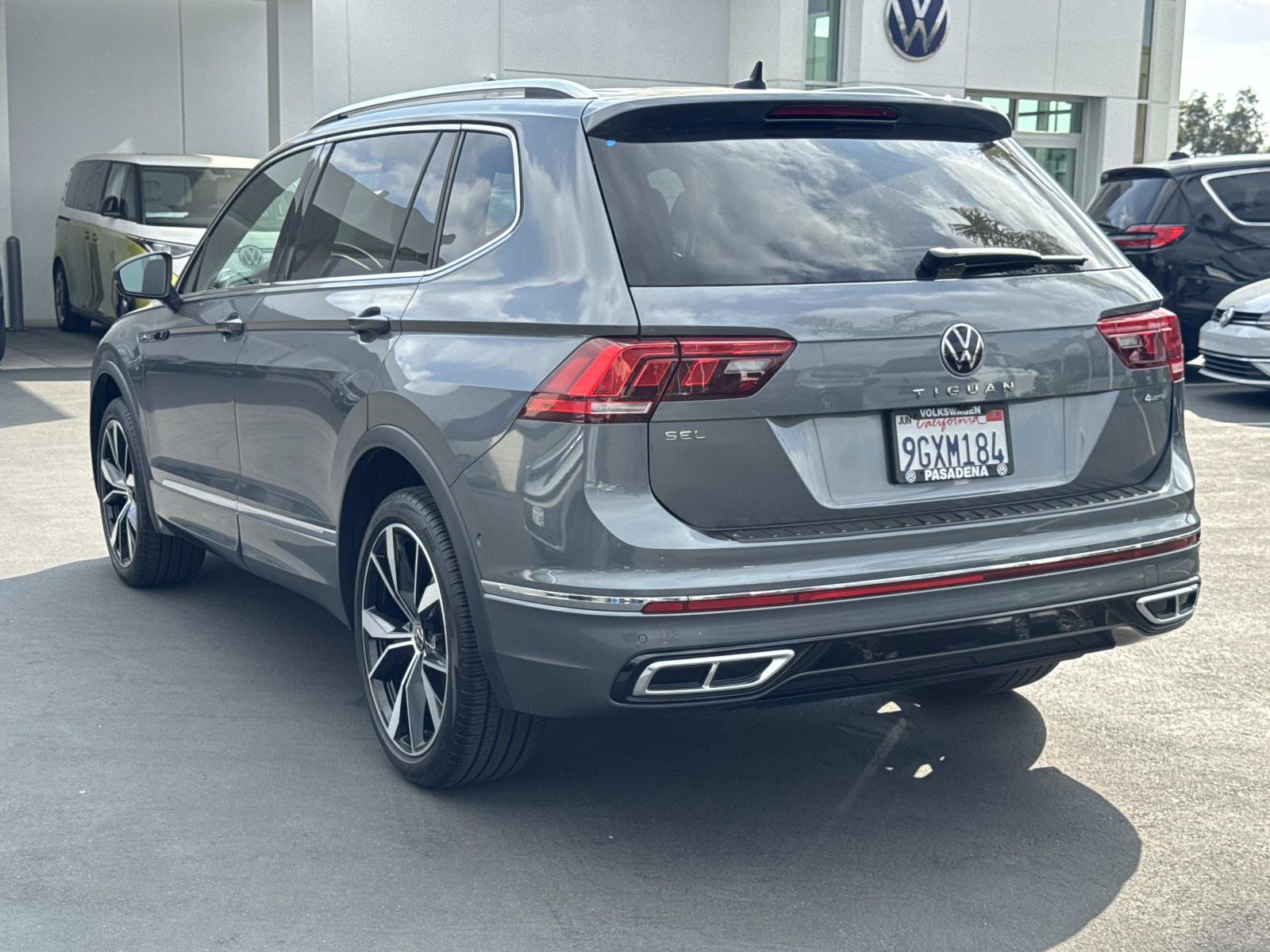 Certified 2023 Volkswagen Tiguan SEL R-Line image 3
