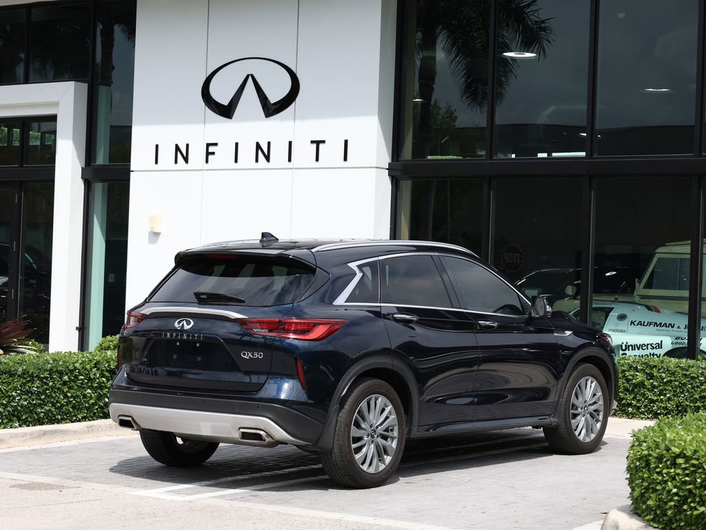 Certified 2023 INFINITI QX50 Luxe image 4