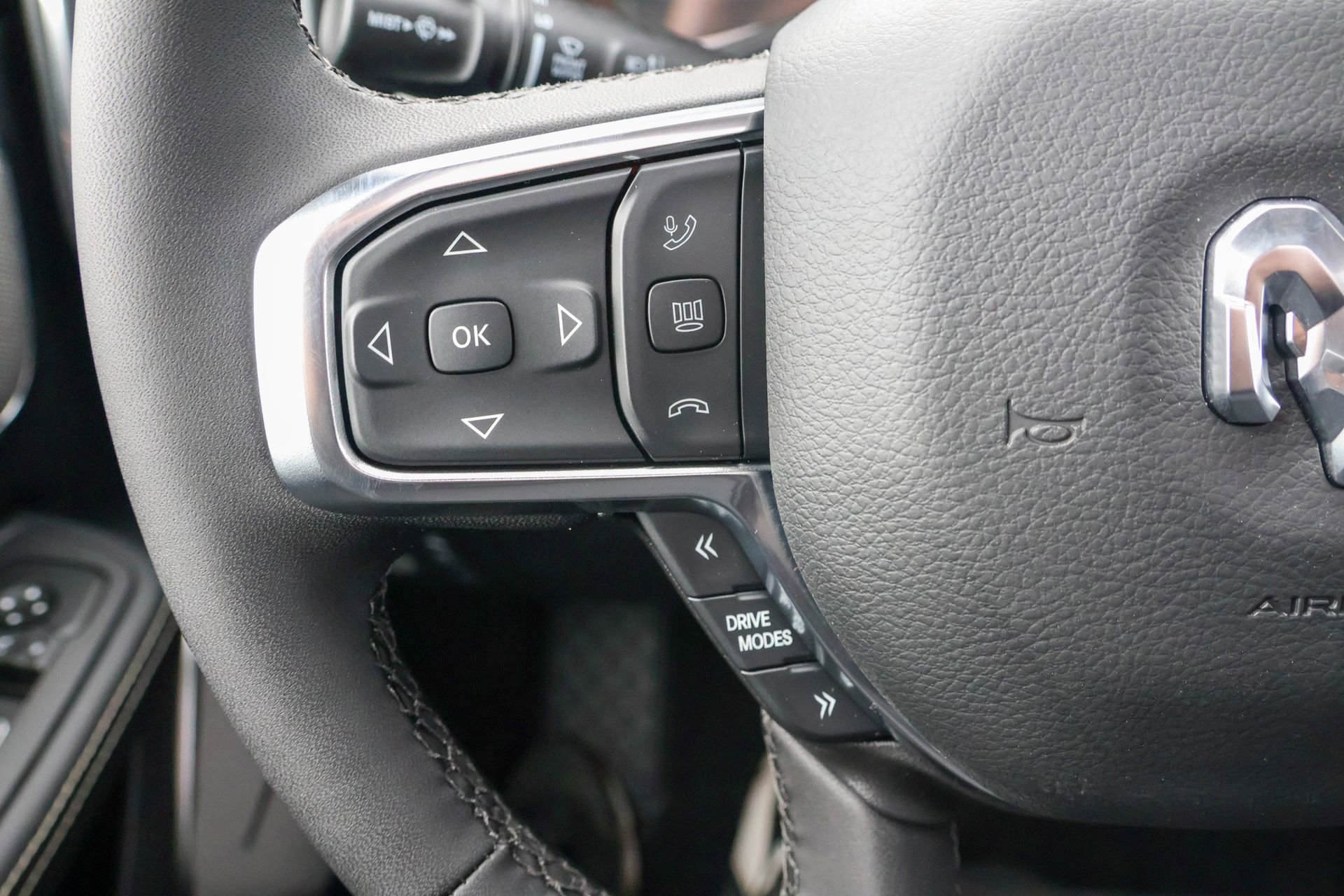 New 2026 RAM 1500 Laramie AWD/4WD image 31