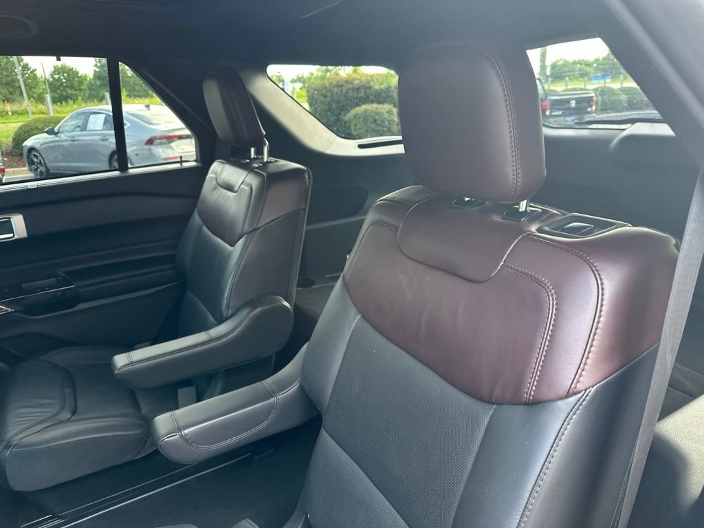 Used 2023 Ford Explorer Platinum w/ Technology Package AWD/4WD image 14