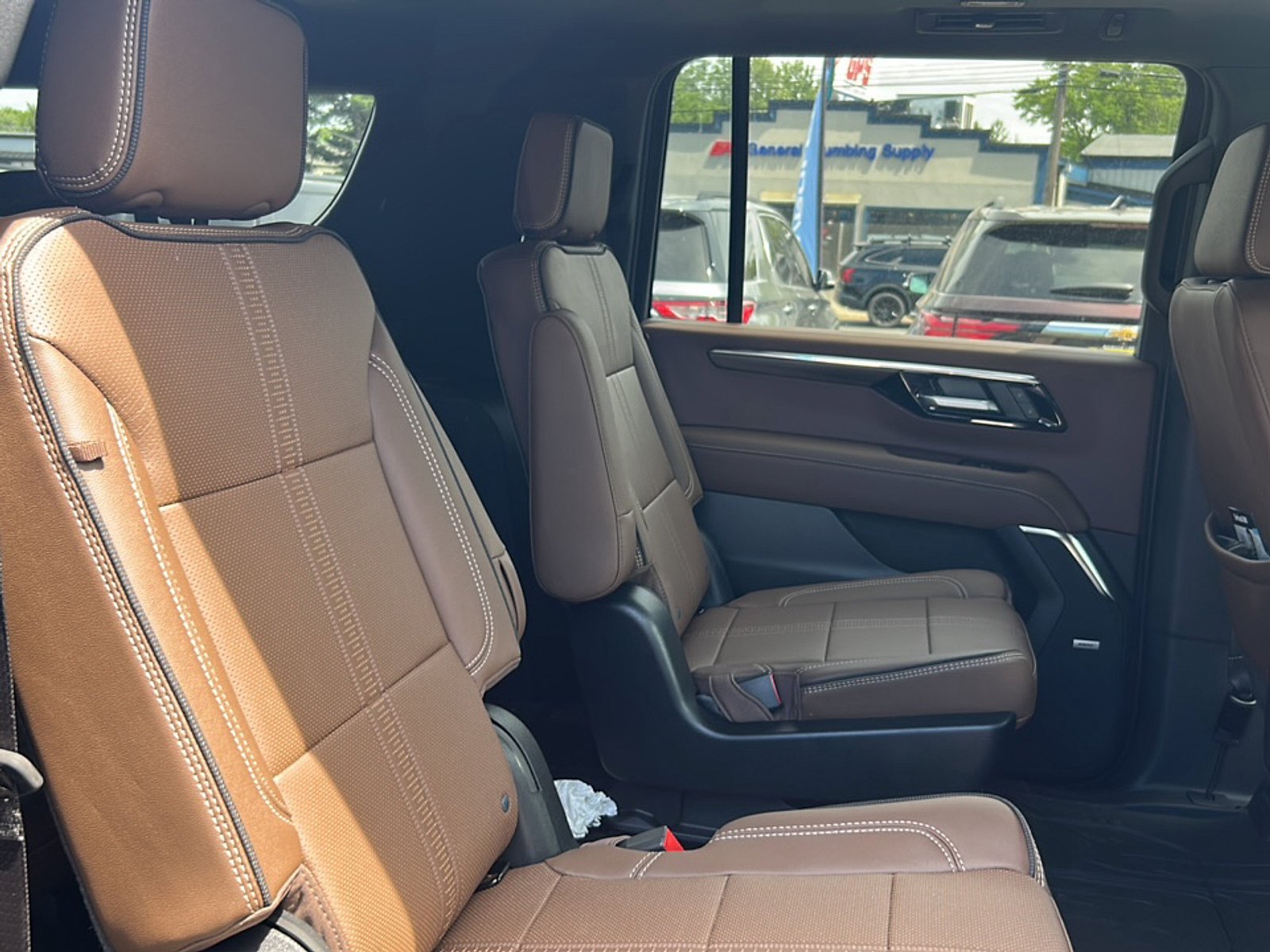 New 2026 Chevrolet Suburban High Country AWD/4WD image 15