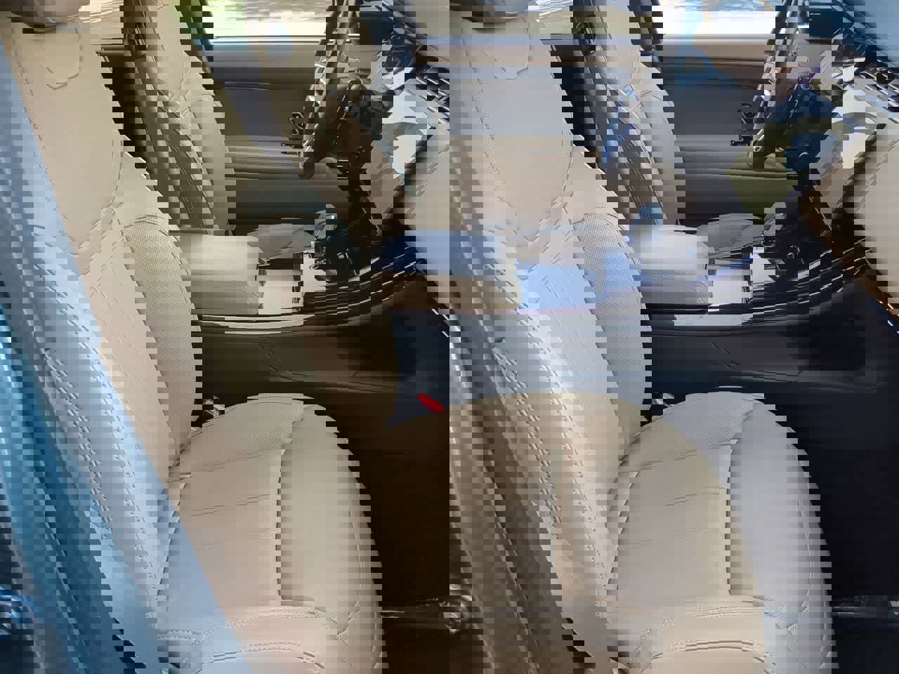 Used 2025 Land Rover Range Rover Sport SE image 22