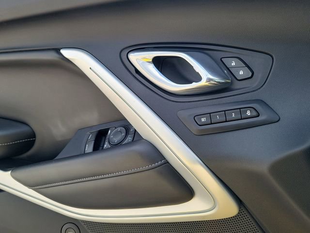 Used 2018 Chevrolet Camaro LT image 16