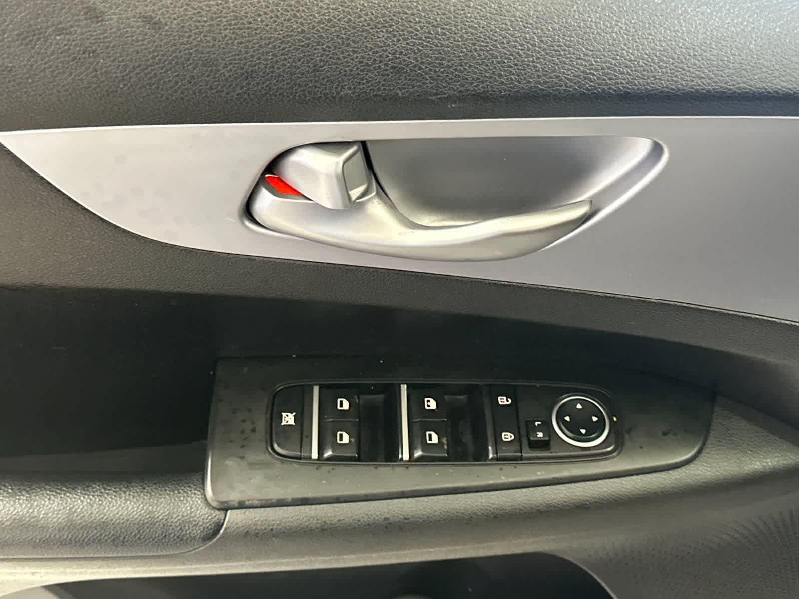 Used 2022 Kia Forte LXS w/ LXS Technology Package FWD image 13