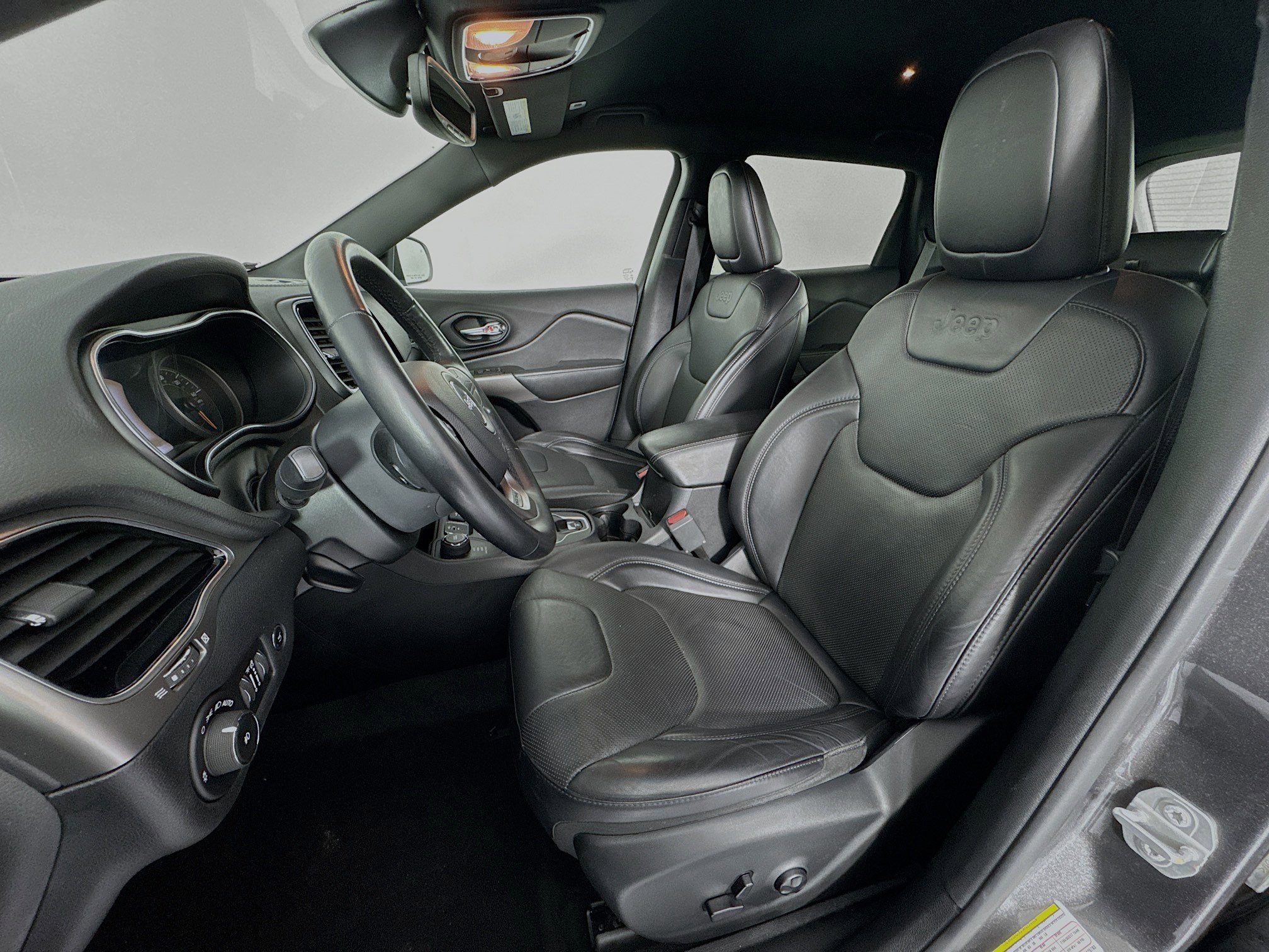 Used 2019 Jeep Cherokee High Altitude image 21