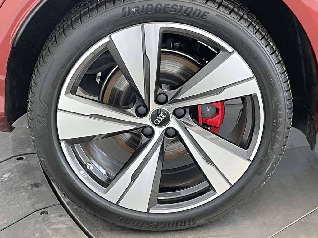 New 2025 Audi SQ5 Prestige image 13