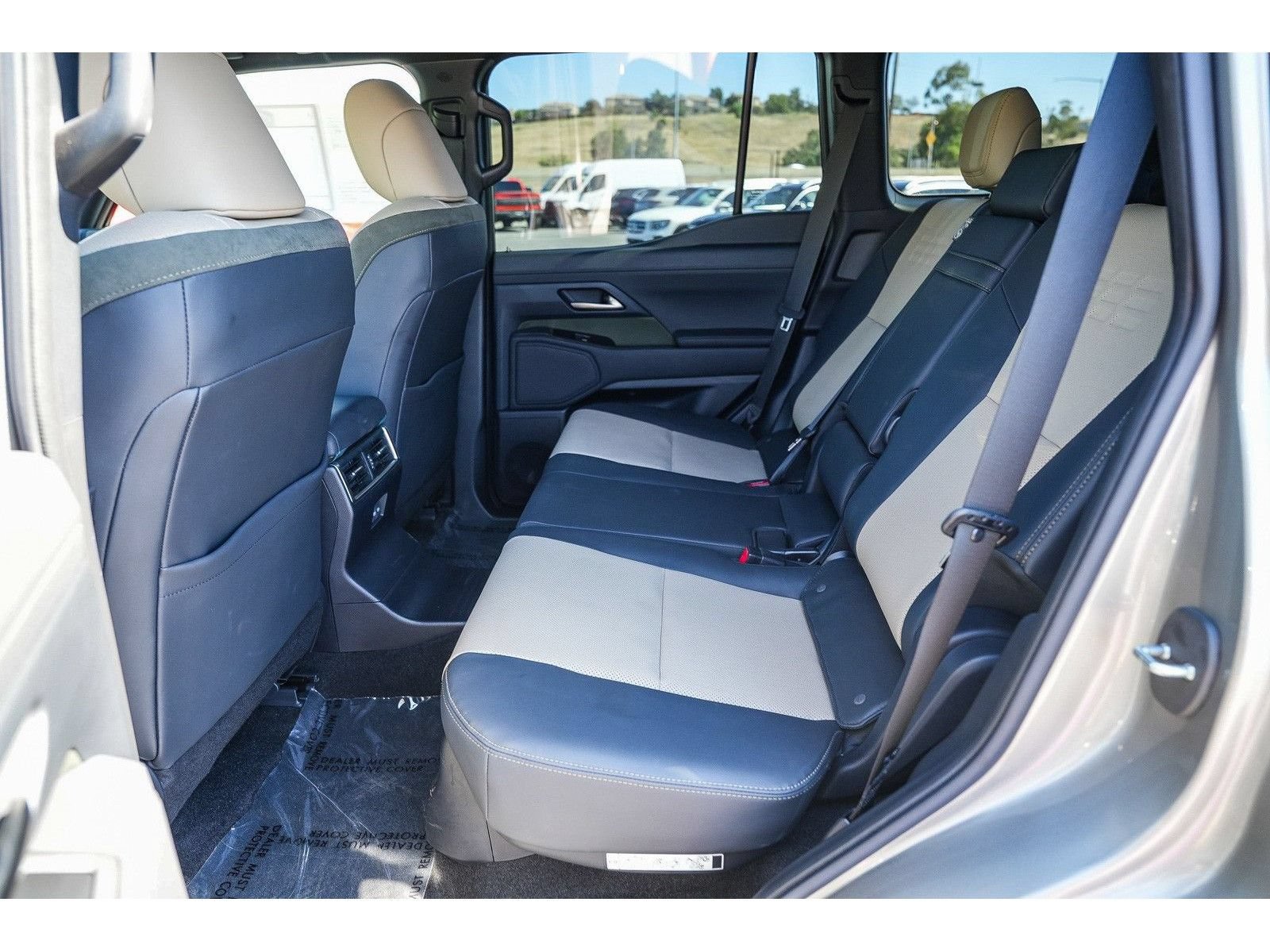 Used 2024 Lexus GX 550 AWD/4WD image 18