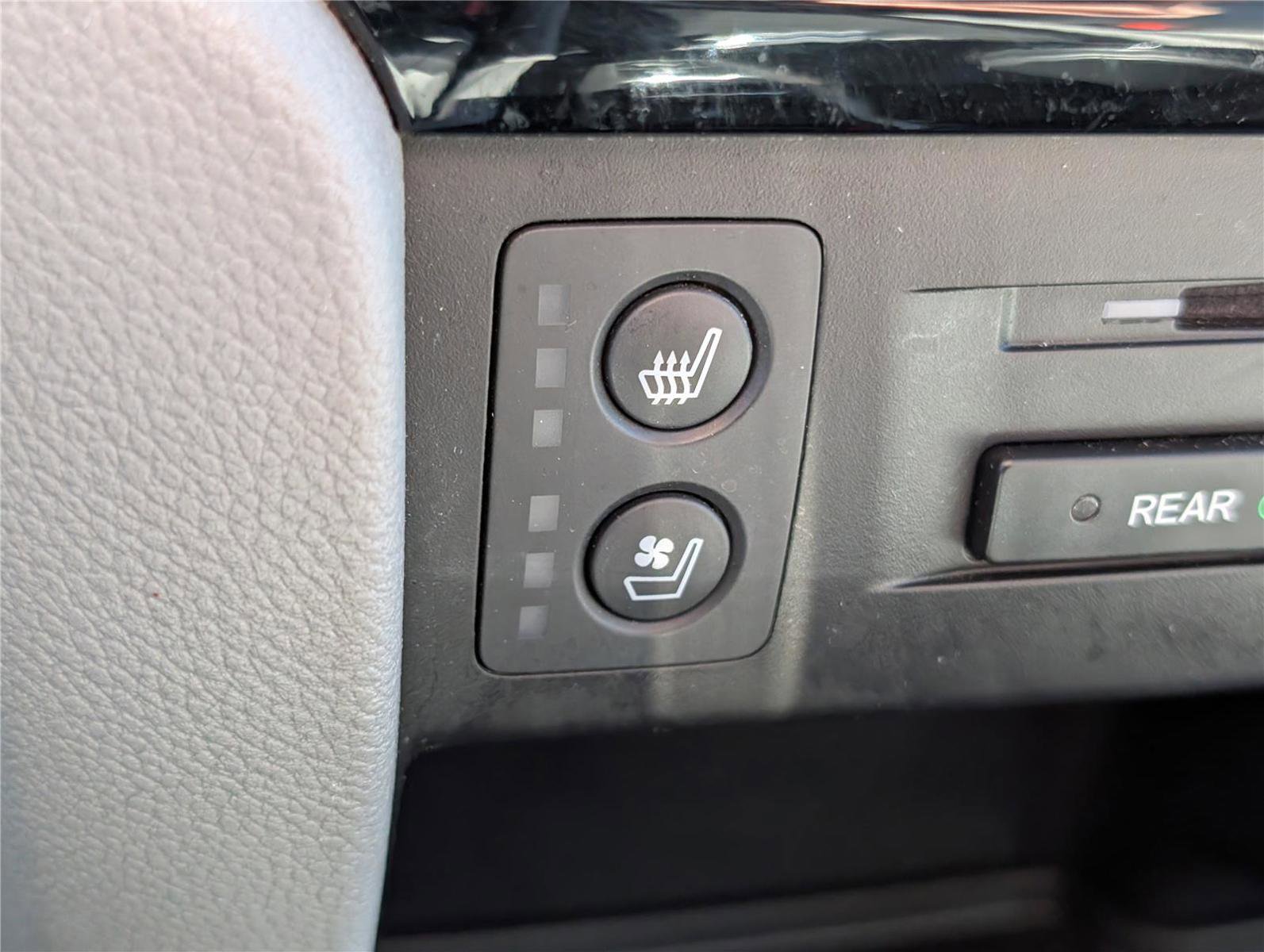 Used 2018 Honda Pilot Elite image 32