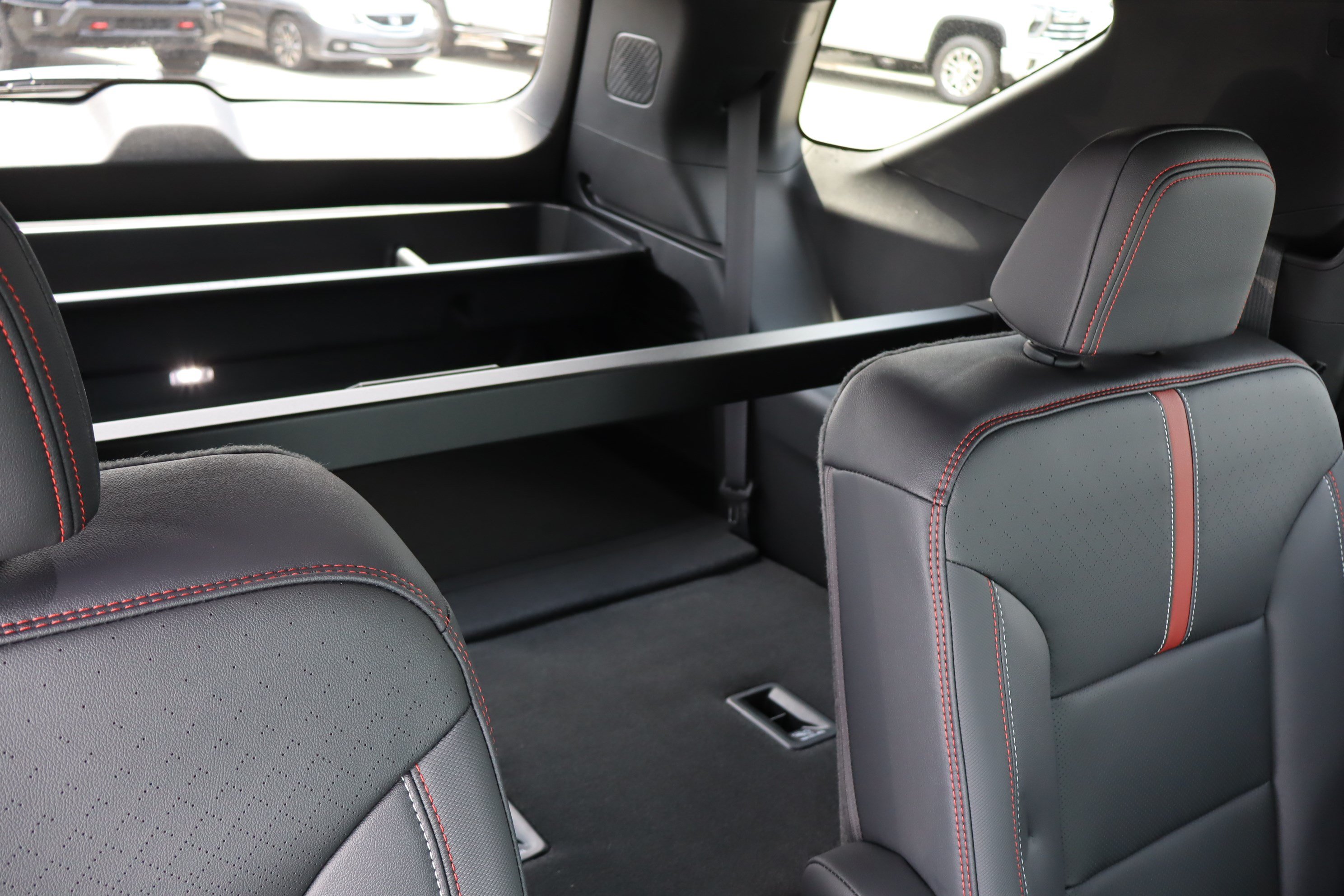New 2026 Chevrolet Traverse RS w/ LPO, Cargo Package FWD image 27