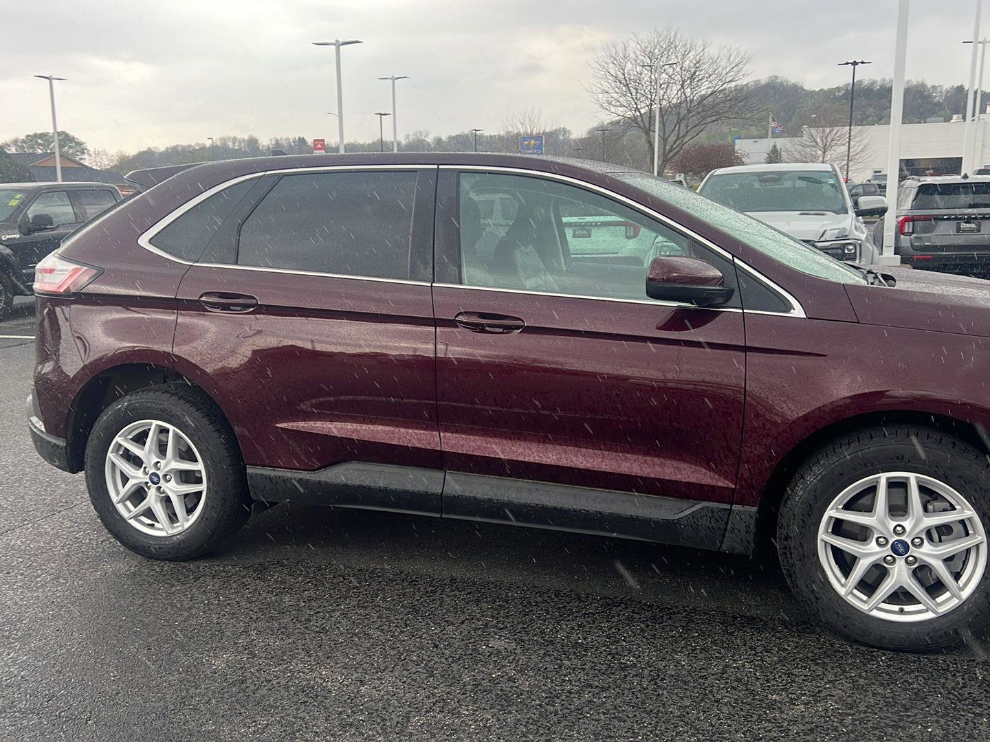 Used 2022 Ford Edge SEL w/ Convenience Package image 2