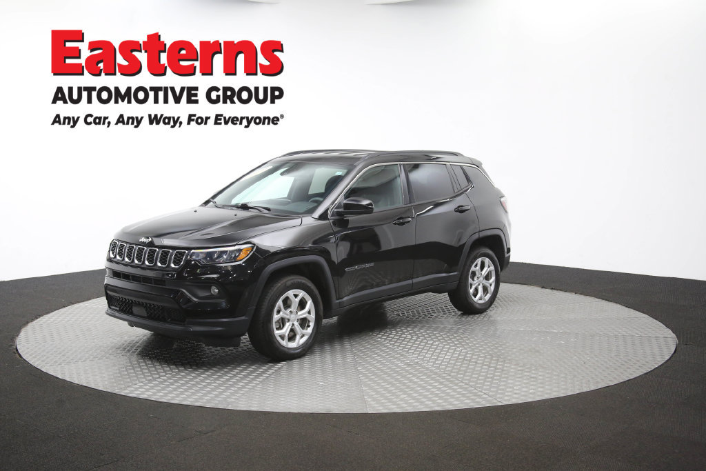 Used 2024 Jeep Compass Latitude AWD/4WD image 57