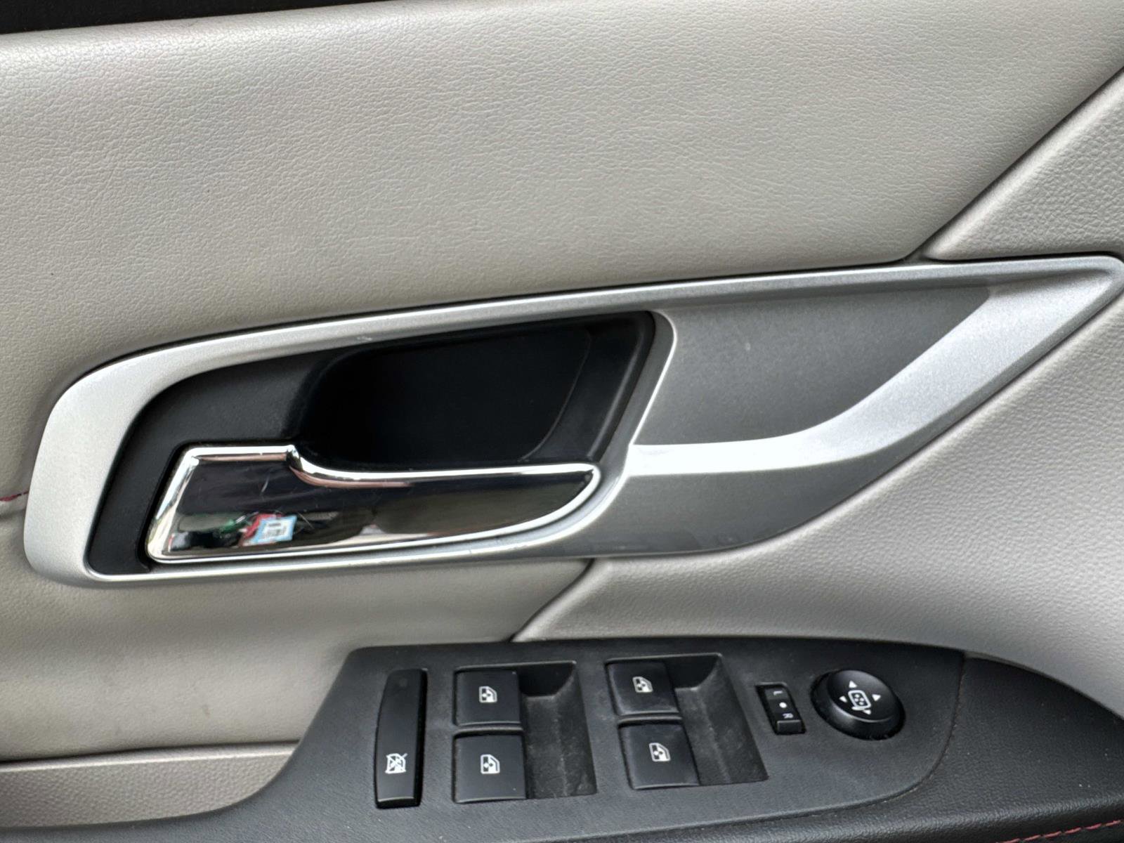 Used 2011 GMC Terrain SLT FWD image 22
