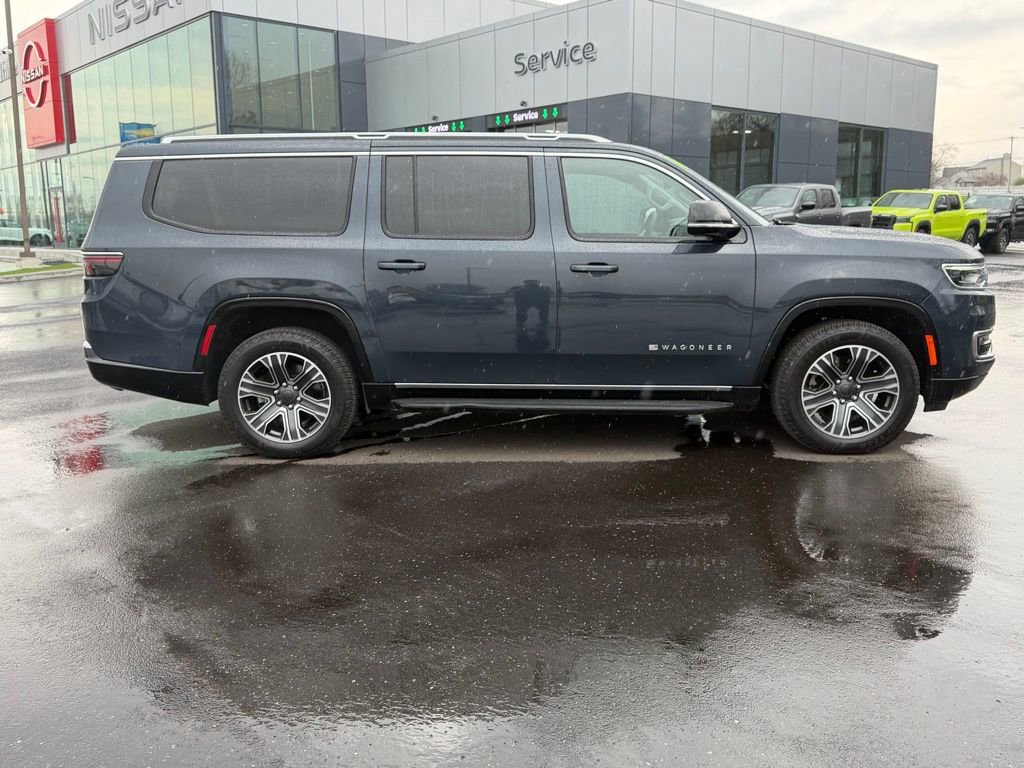 Used 2024 Jeep Wagoneer L Series II w/ Flexible Seating Group image 3