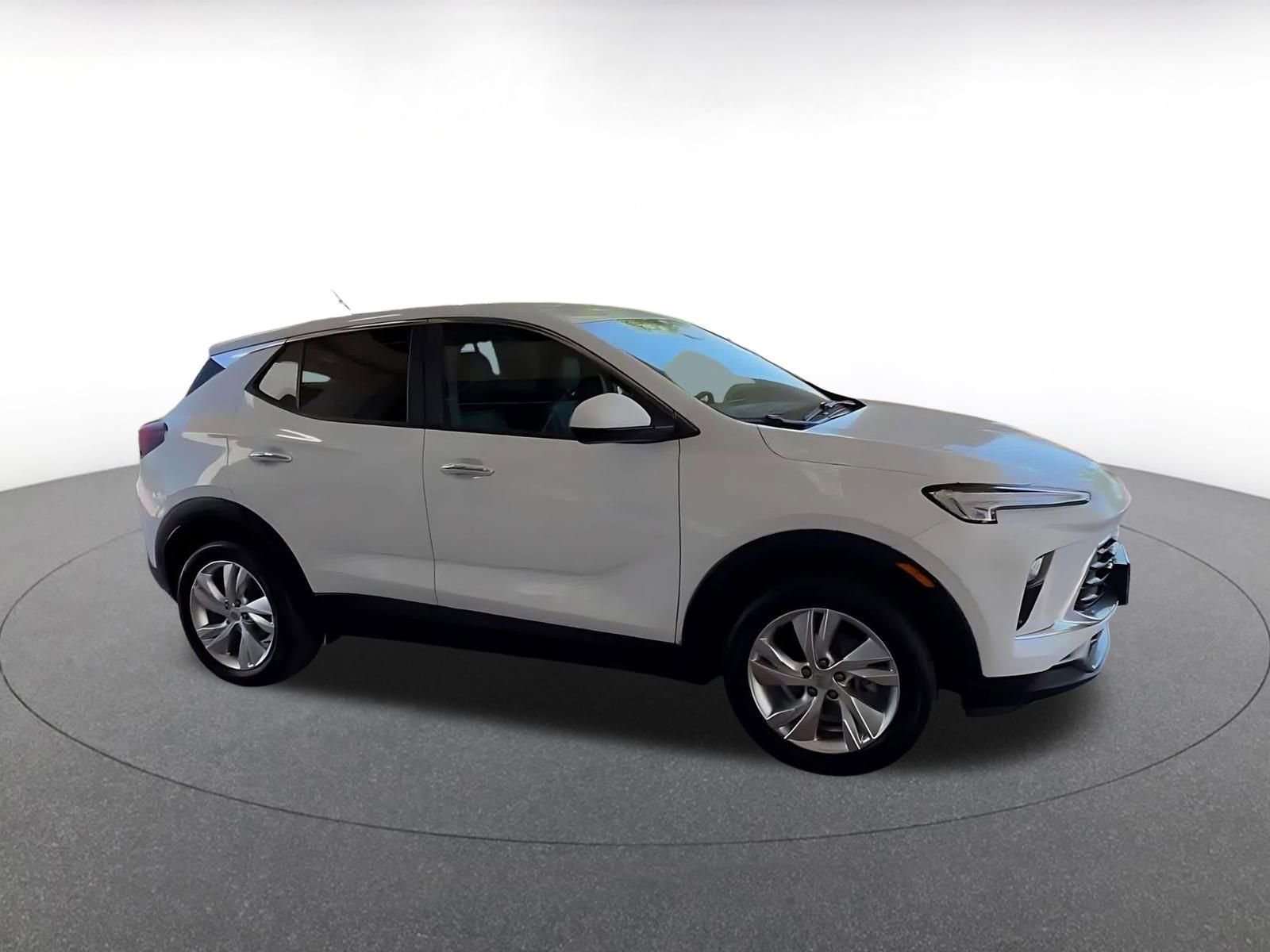 Used 2025 Buick Encore GX Preferred FWD image 2