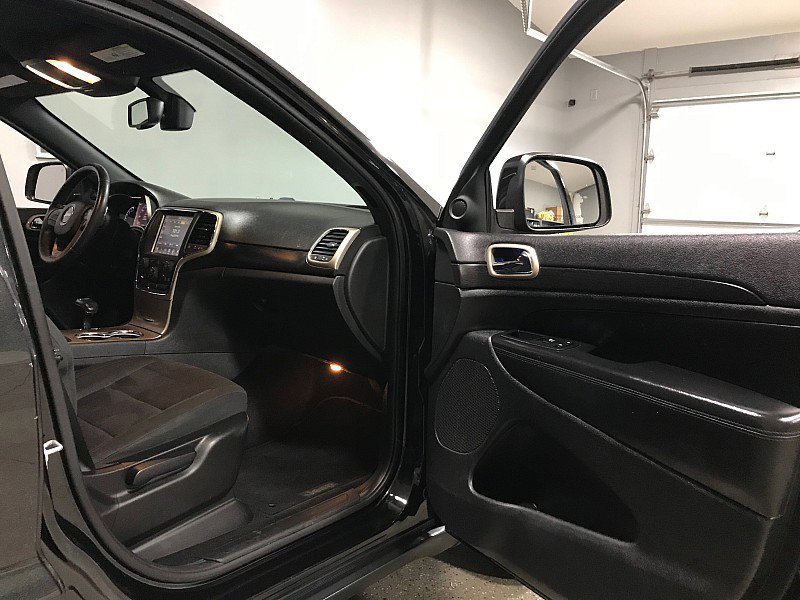 Used 2014 Jeep Grand Cherokee Laredo w/ 18" Wheel & 8.4" Radio Group AWD/4WD image 12