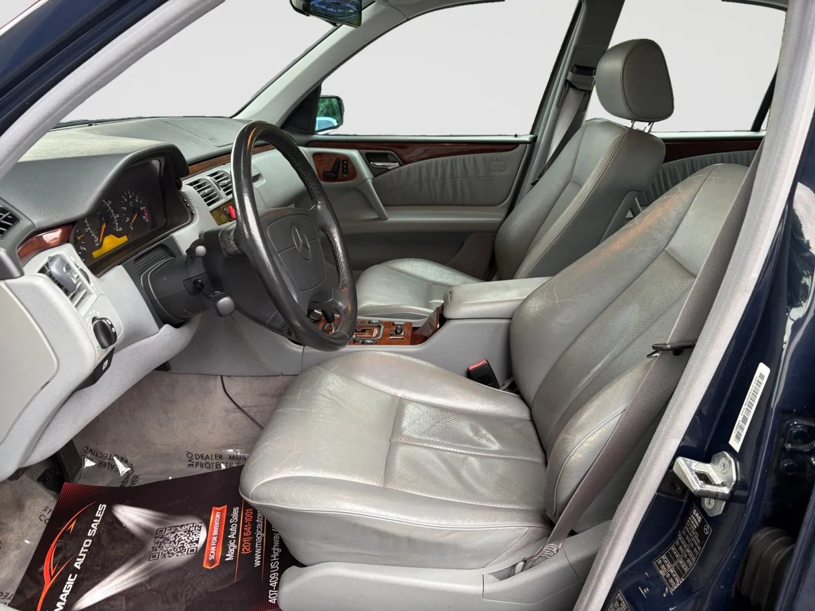 Used 1999 Mercedes-Benz E 320 Sedan image 12