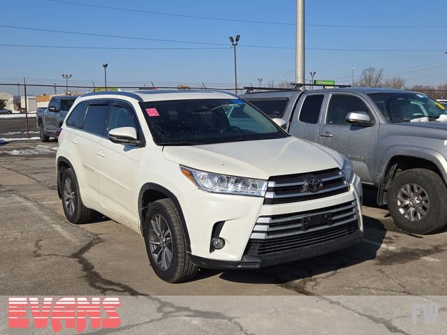 Used 2017 Toyota Highlander XLE image 1