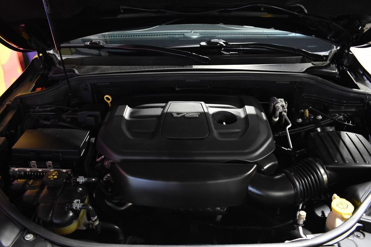 Used 2017 Jeep Grand Cherokee Overland image 14