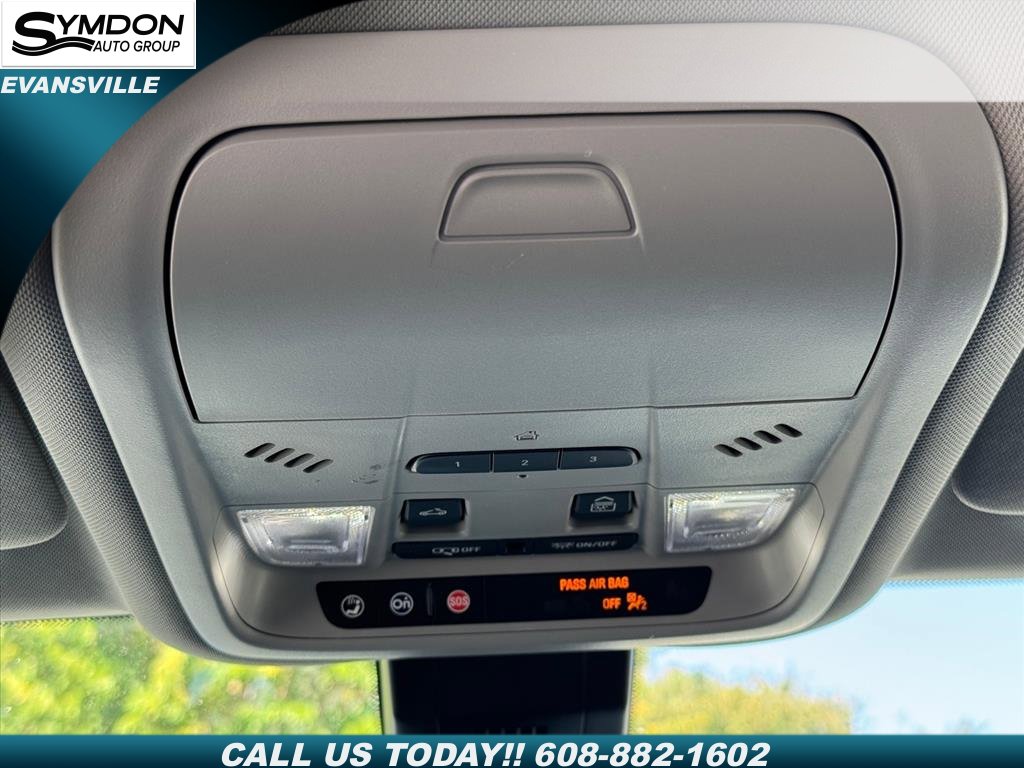 Used 2023 Chevrolet Equinox Premier image 18