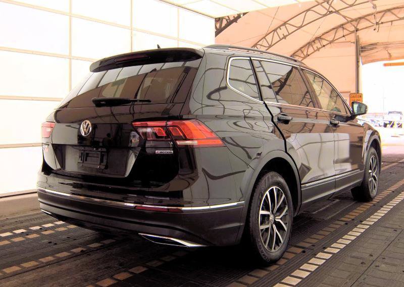 Used 2021 Volkswagen Tiguan SE w/ Panoramic Sunroof Package AWD/4WD image 4